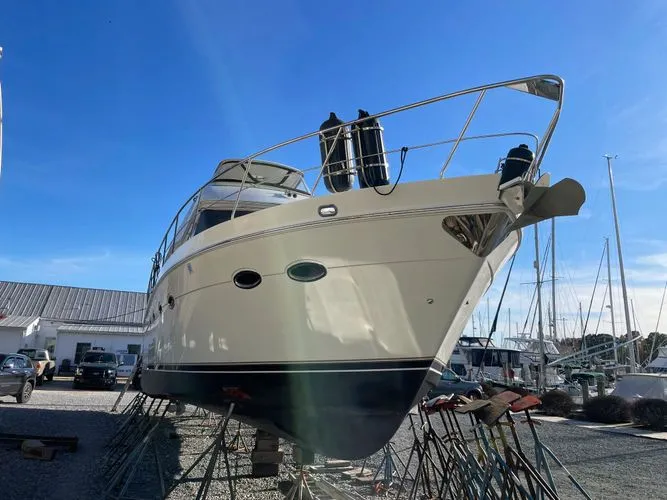 Slide: The Image of 2006 Carver 560 Voyager - Image 12 - 12