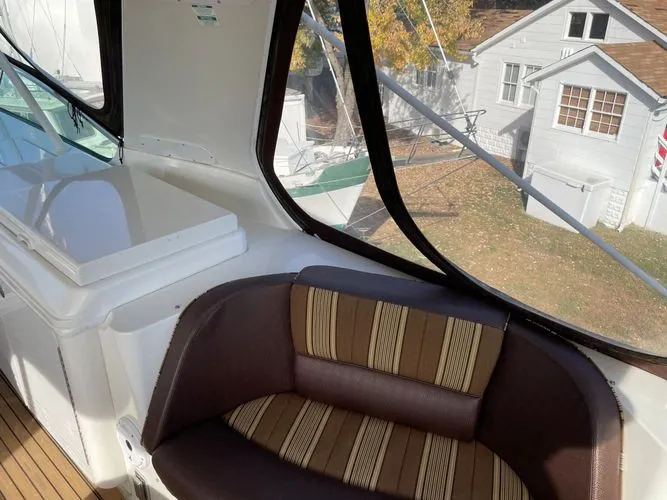 Slide: The Image of 2006 Carver 560 Voyager - Image 29 - 29