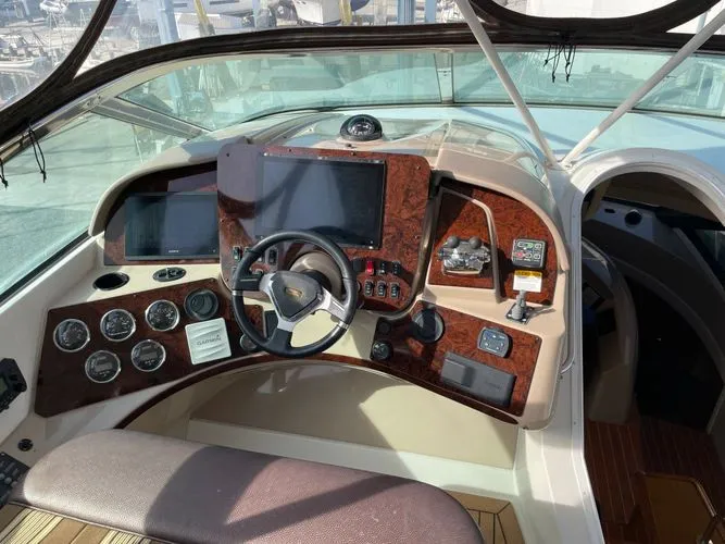 Slide: The Image of 2006 Carver 560 Voyager - Image 33 - 33