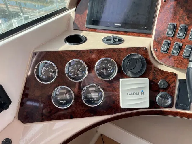 Slide: The Image of 2006 Carver 560 Voyager - Image 35 - 35