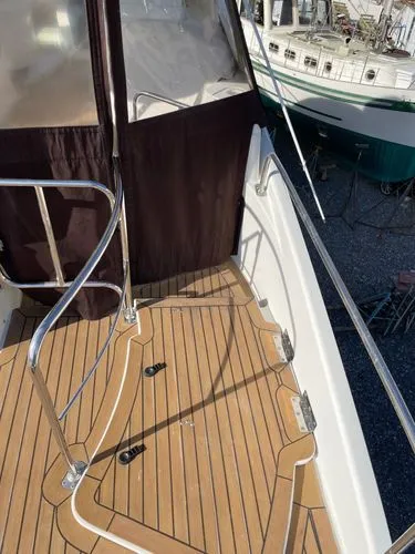 Slide: The Image of 2006 Carver 560 Voyager - Image 38 - 38