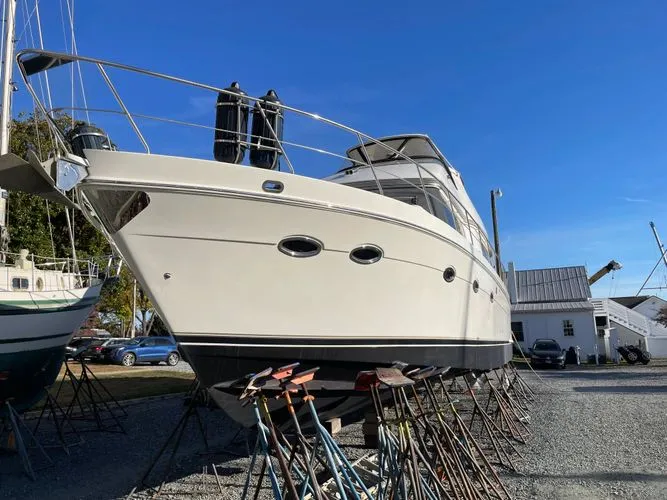 Slide: The Image of 2006 Carver 560 Voyager - Image 9 - 9