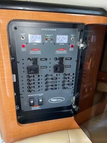 Slide: The Image of 2007 Chaparral 330 Signature - Image 28 - 28