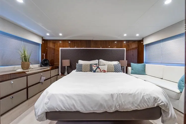 Slide: The Image of 2019 Fairline Squadron 53 - Image 31 - 31