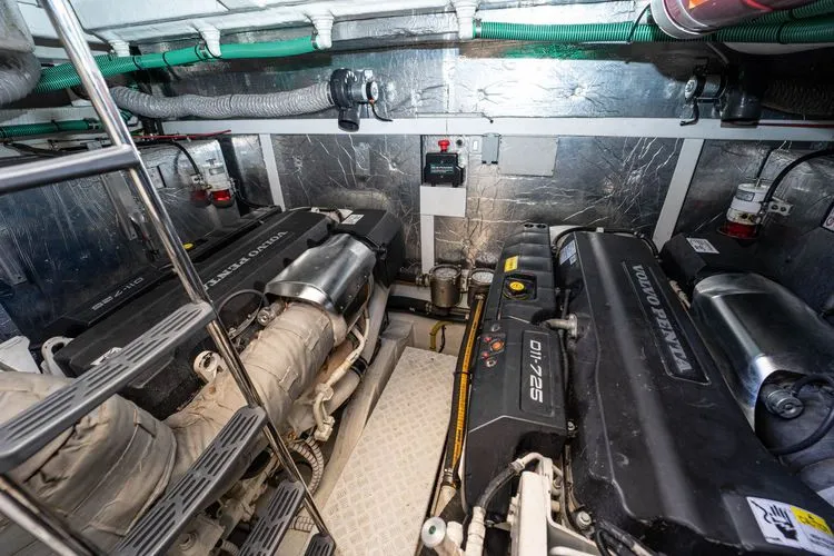 Slide: The Image of 2019 Fairline Squadron 53 - Image 61 - 61