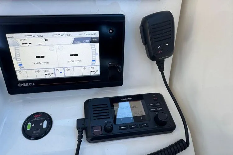 Slide: The Image of 2019 Pursuit Dc 325 Dual Console - Image 25 - 25