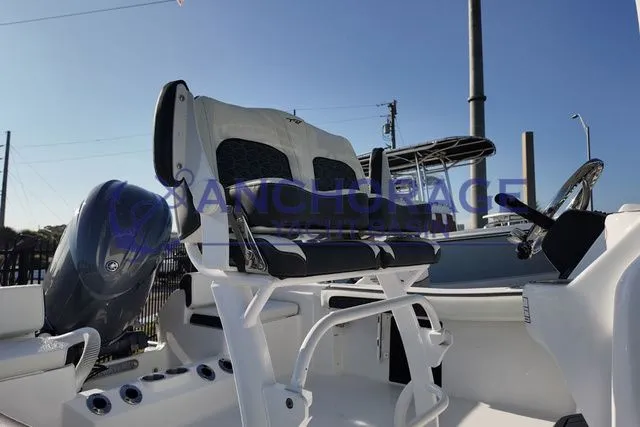 Slide: The Image of Tidewater 198 CC Adventure 2027 - 6