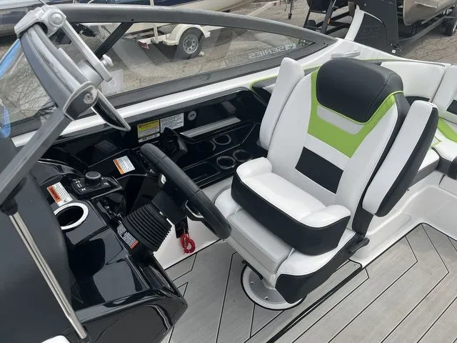 Slide: The Image of Yamaha 212X 2022 - 7