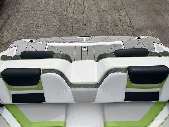 Slide: The Image of Yamaha 212X 2022 - 9