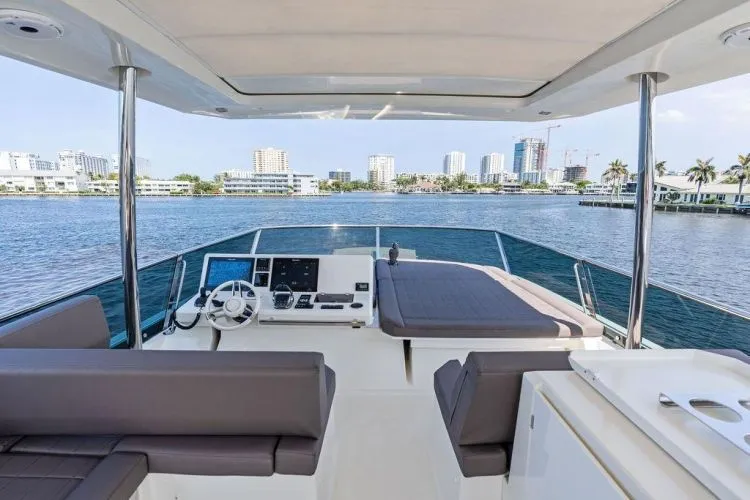 Slide: The Image of 2018 Prestige 680 - Image 19 - 19