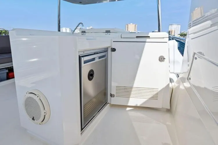 Slide: The Image of 2018 Prestige 680 - Image 27 - 27