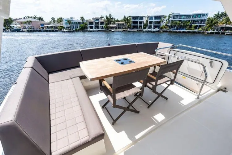 Slide: The Image of 2018 Prestige 680 - Image 30 - 30