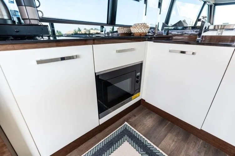 Slide: The Image of 2018 Prestige 680 - Image 40 - 40