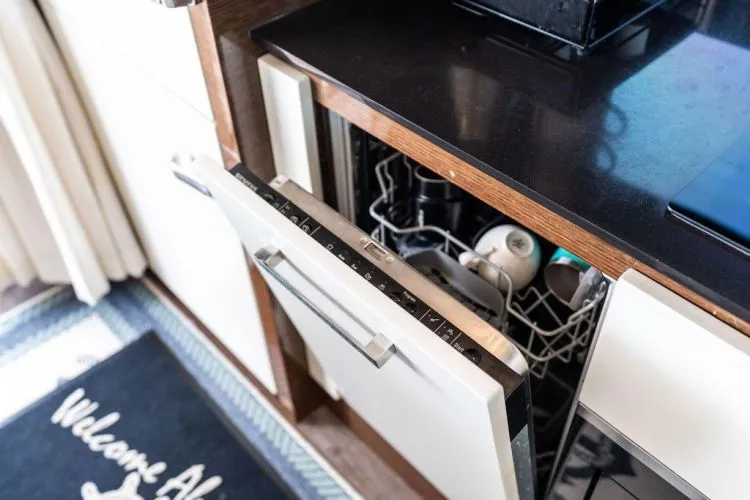 Slide: The Image of 2018 Prestige 680 - Image 41 - 41