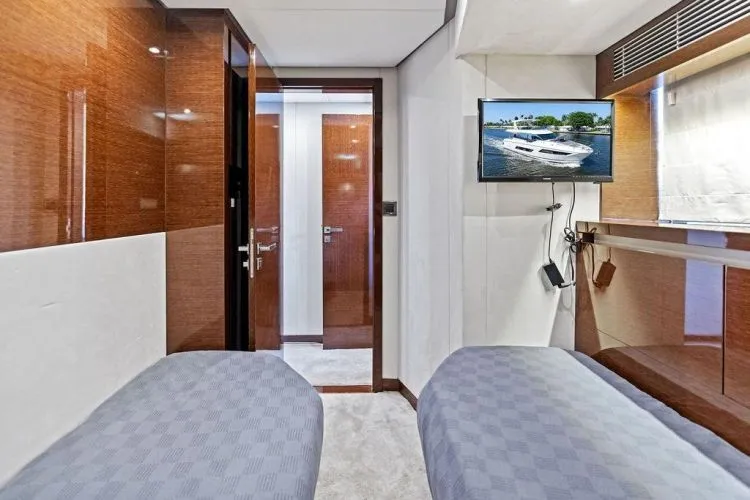 Slide: The Image of 2018 Prestige 680 - Image 70 - 70