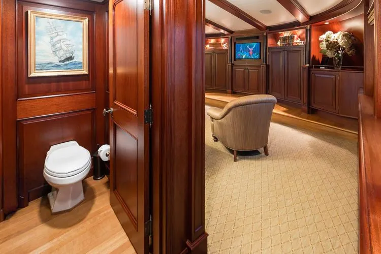 Slide: The Image of 1989 Delta Marine Flybridge Motoryacht - Image 61 - 61