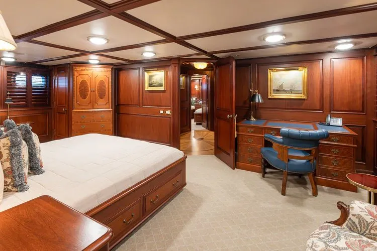 Slide: The Image of 1989 Delta Marine Flybridge Motoryacht - Image 74 - 74