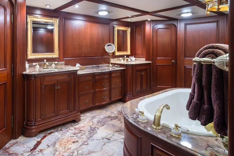 Slide: The Image of 1989 Delta Marine Flybridge Motoryacht - Image 81 - 81