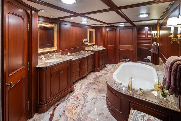 Slide: The Image of 1989 Delta Marine Flybridge Motoryacht - Image 82 - 82