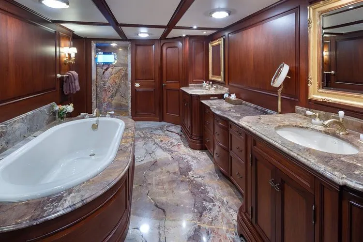 Slide: The Image of 1989 Delta Marine Flybridge Motoryacht - Image 84 - 84