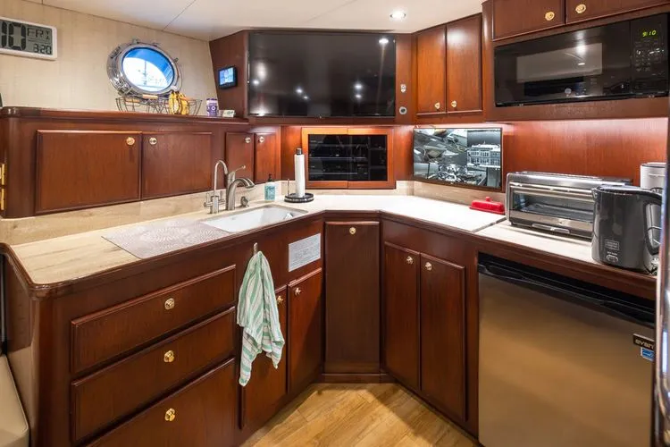 Slide: The Image of 1989 Delta Marine Flybridge Motoryacht - Image 86 - 86