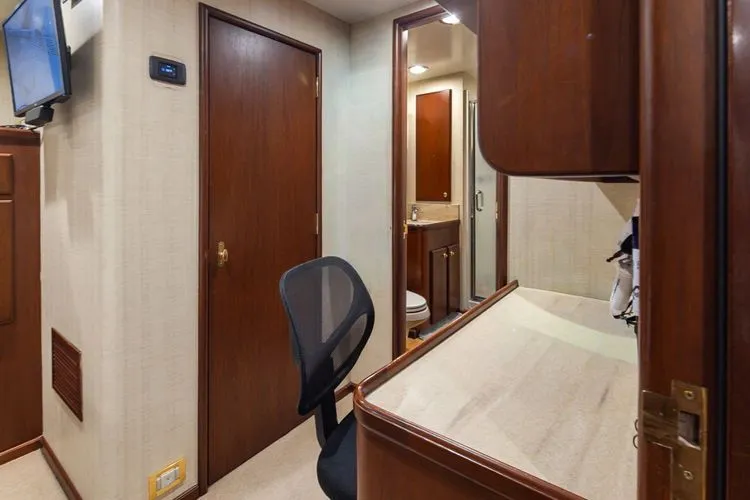 Slide: The Image of 1989 Delta Marine Flybridge Motoryacht - Image 88 - 88