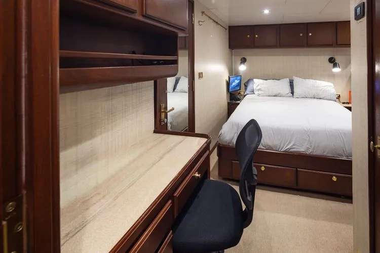 Slide: The Image of 1989 Delta Marine Flybridge Motoryacht - Image 89 - 89