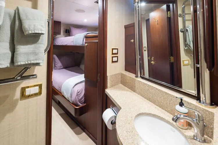 Slide: The Image of 1989 Delta Marine Flybridge Motoryacht - Image 95 - 95