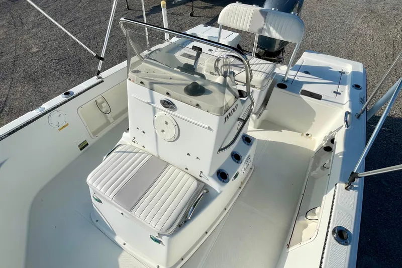 Slide: The Image of 2005 Sailfish 1900 BB Bay Boat with center console and seating, viewed from above. - 16