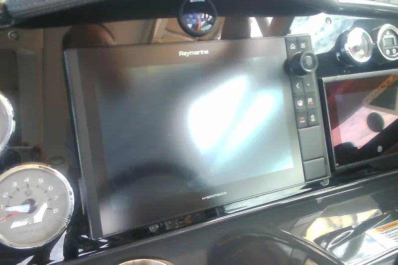 Slide: The Image of Dashboard of 2020 Formula 350 Crossover Bowrider with Raymarine navigation system. - 33