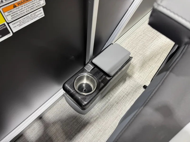 Slide: The Image of Tahoe LTZ 2385 Swingback (VRB) Windshield Tritoon & Honda 4-Stroke EFI 2026 - 15