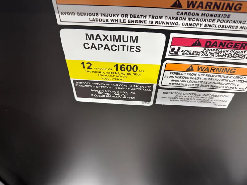 Slide: The Image of Tahoe LTZ 2385 Swingback (VRB) Windshield Tritoon & Honda 4-Stroke EFI 2026 - 16