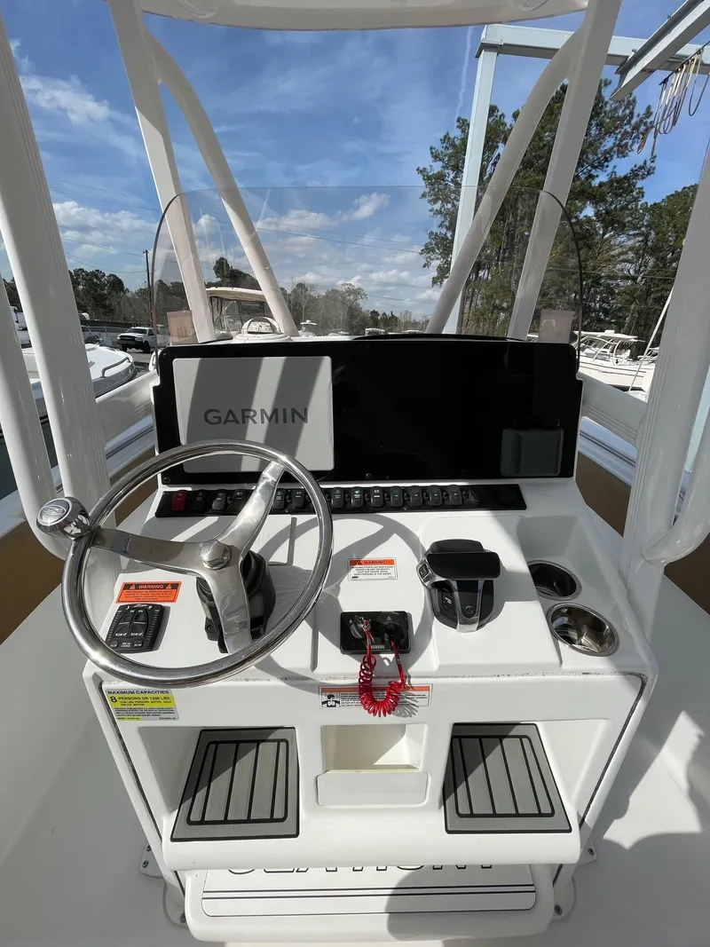 Slide: The Image of Sea Hunt Ultra 234 2022 - 13