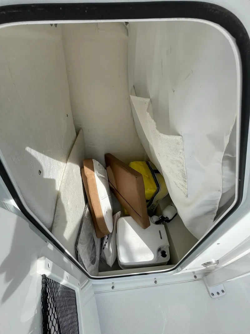 Slide: The Image of Sea Hunt Ultra 234 2022 - 7