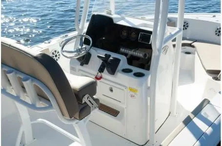 Slide: The Image of Tidewater 210 LFX 2021 - 4