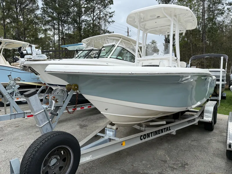 Slide: The Image of Tidewater 210 LFX 2021 - 9