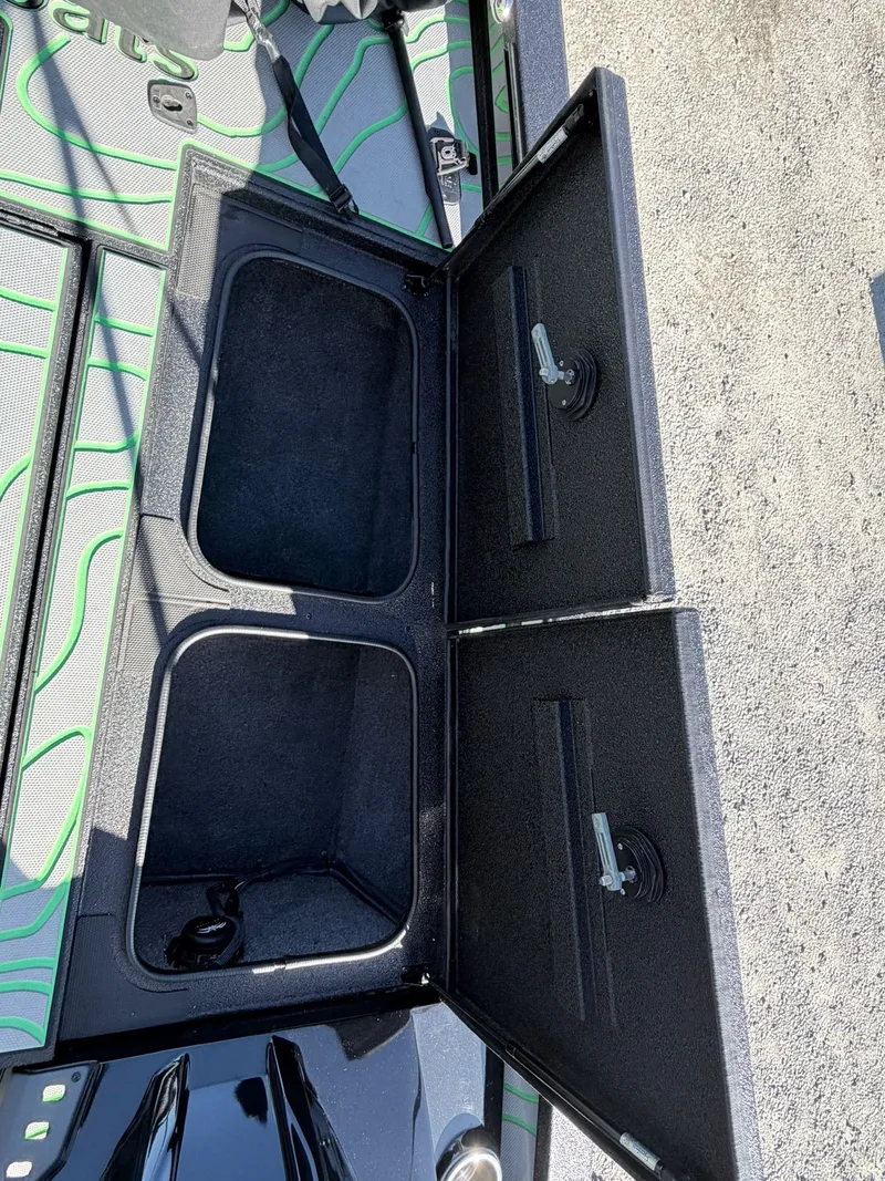 Slide: The Image of Xpress X19 Pro 2022 - 32