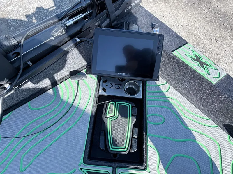 Slide: The Image of Xpress X19 Pro 2022 - 6