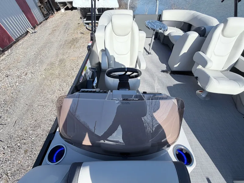 Slide: The Image of Sylvan 8522 LZ MIRAGE 2026 - 6