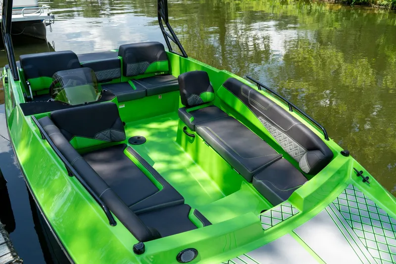 Slide: The Image of Starcraft J17 Jet Boat 2026 - 16