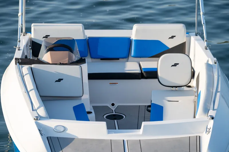 Slide: The Image of Starcraft J17 Jet Boat 2026 - 4