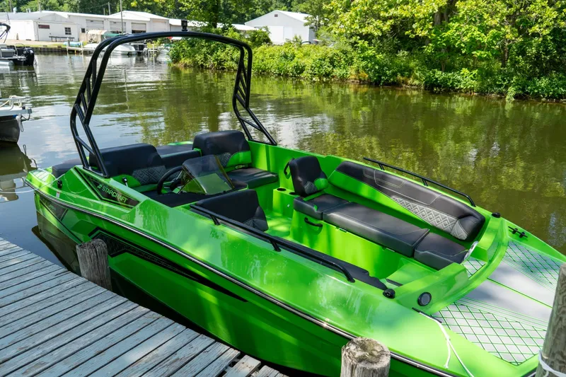 Slide: The Image of Starcraft J17 SS Jet Boat 2026 - 6