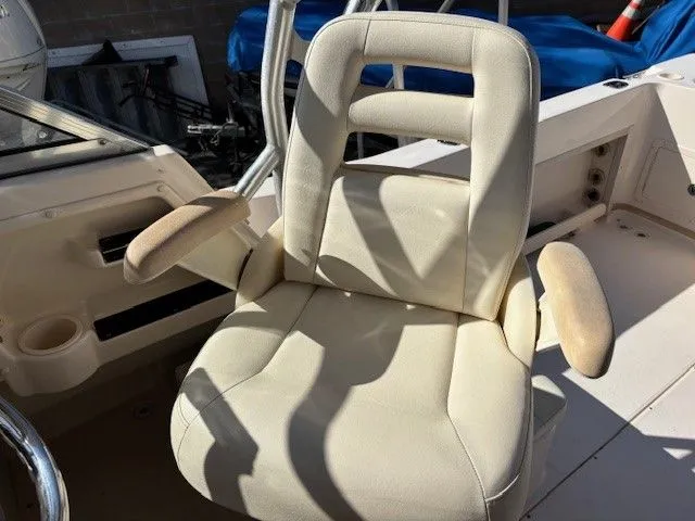 Slide: The Image of Grady-White Gulfstream 232 2007 - 34