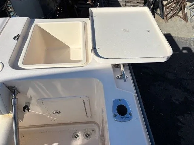 Slide: The Image of Grady-White Gulfstream 232 2007 - 9