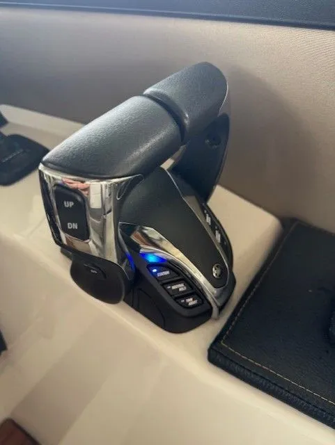 Slide: The Image of Cutwater C-288 Luxury Edition 2024 - 11