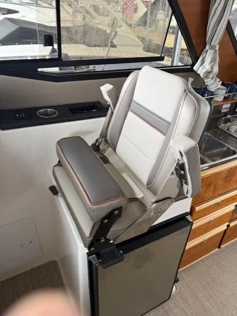 Slide: The Image of Cutwater C-288 Luxury Edition 2024 - 13