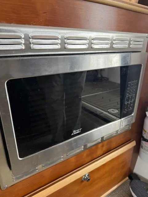 Slide: The Image of Cutwater C-288 Luxury Edition 2024 - 17