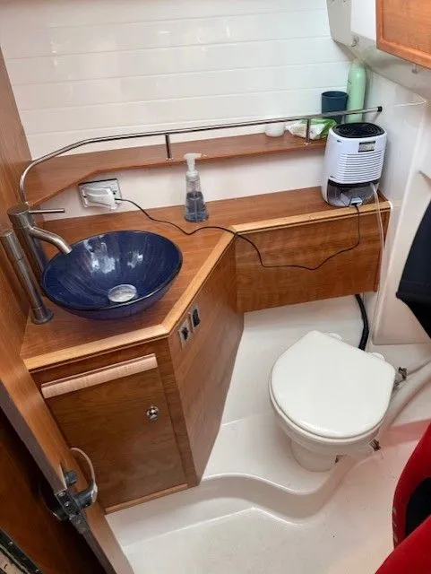 Slide: The Image of Cutwater C-288 Luxury Edition 2024 - 22