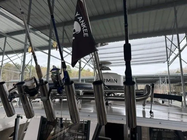 Slide: The Image of Cutwater C-288 Luxury Edition 2024 - 30