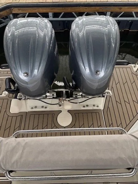 Slide: The Image of Cutwater C-288 Luxury Edition 2024 - 33